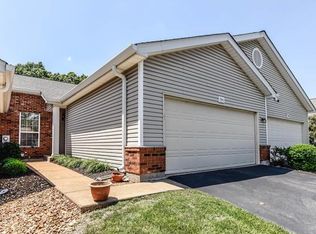 761 Woodside Trails Dr, Ballwin, MO 63021