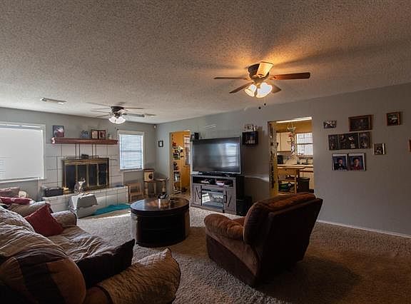 2nd image of 1851 Oak Grove Pl