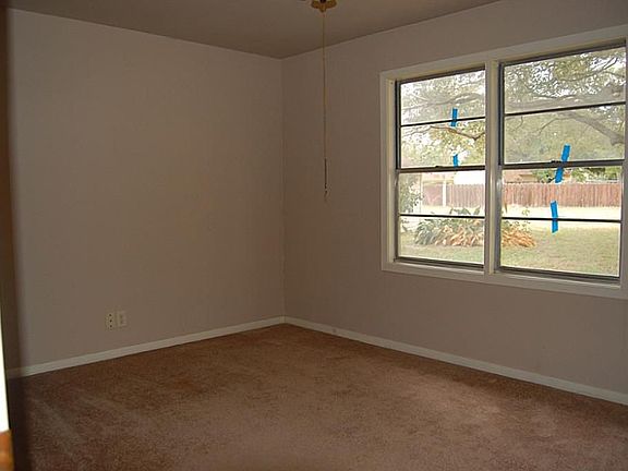 3rd image of 383 Duckett St