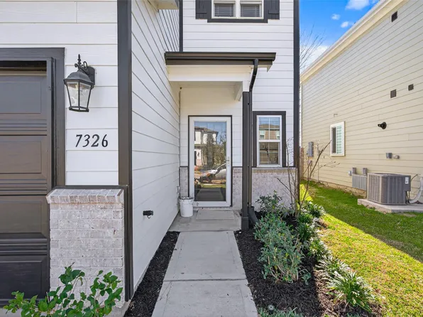 7326 Madison Commons Ln, Houston, TX 77075