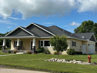 610 Parkway Ln W, Northwood, ND, 58267