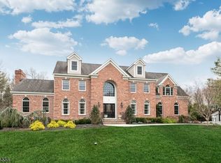 15 Cider Ct, Mahwah, NJ 07430