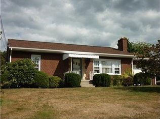 270 Kentucky Dr, Lower Burrell, PA 15068