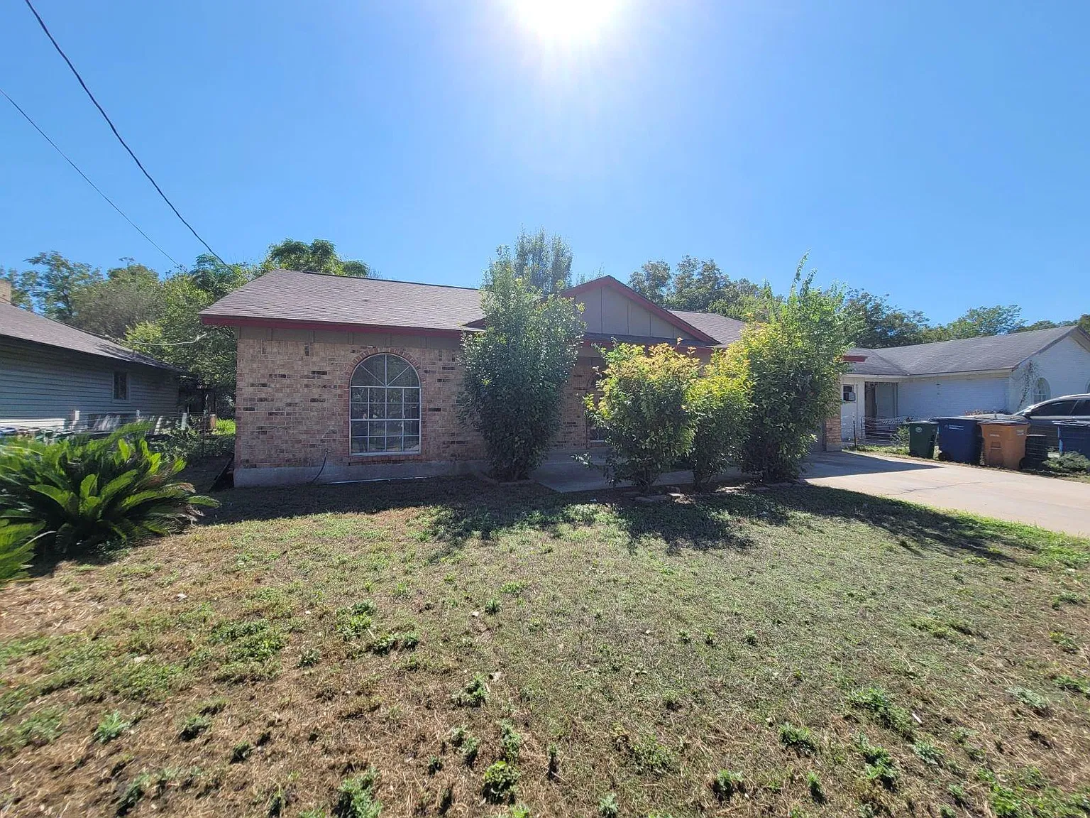 4 bed, 2.0 bath, 1656 sqft, $1,995 — Photo 2
