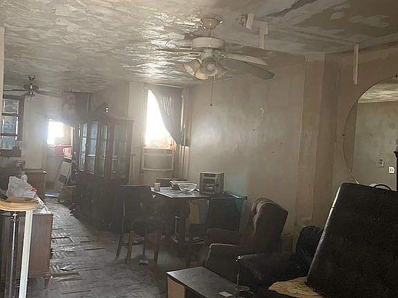 3rd image of 6051 W Girard Ave