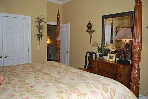4th image of 2004 River Oaks Dr