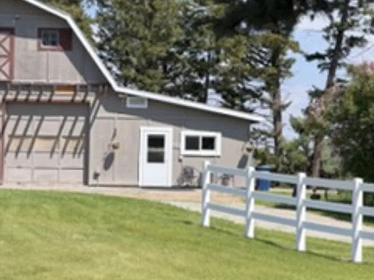 825 Greenridge Dr — Photo 1