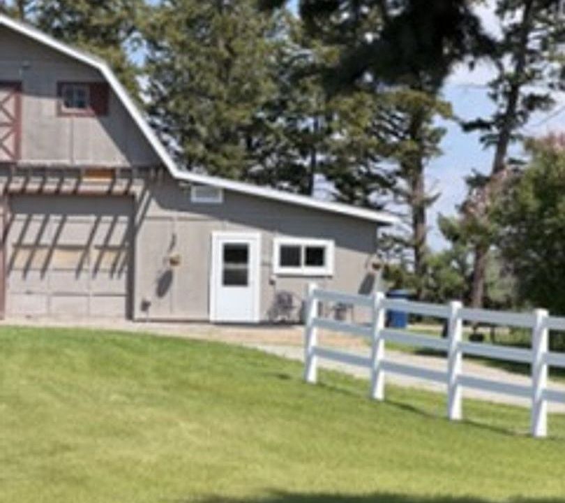 1st image of 825 Greenridge Dr