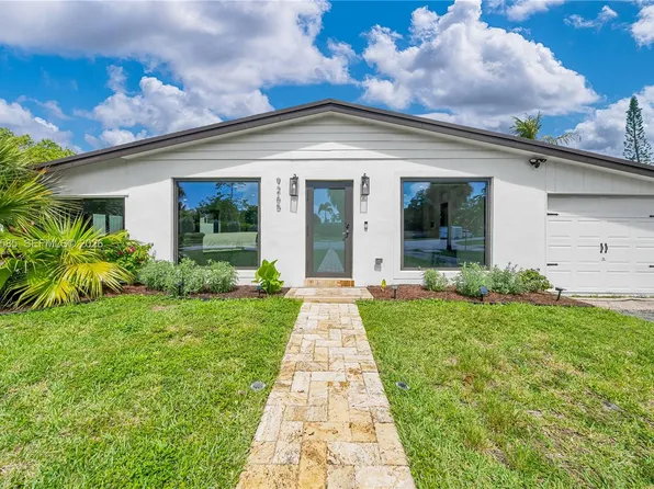 9265 Martinique Dr, Cutler Bay, FL 33189