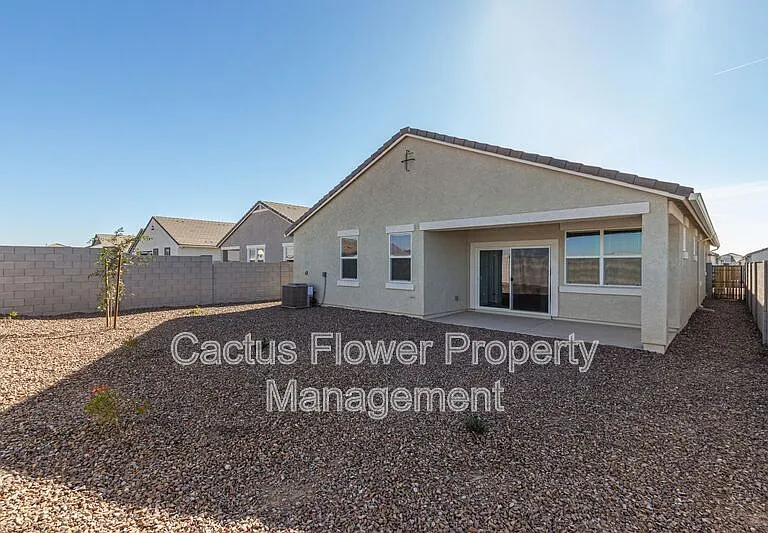 2124 W Sombra Ave — Photo 34