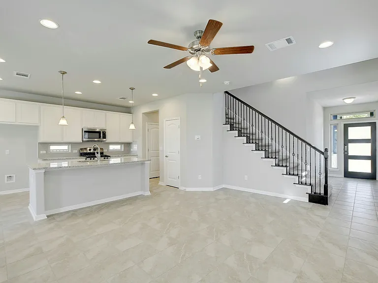 1034 Harwell Loop — Photo 4