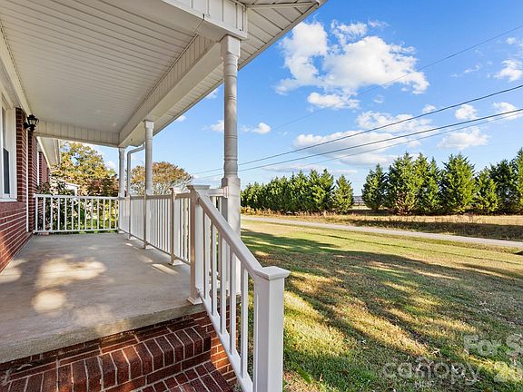 5th image of 188 Ferry Rd