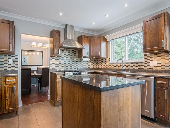 5th image of 286 Robson Pl