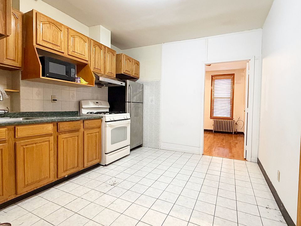 1st image of 105 Madison St APT 6