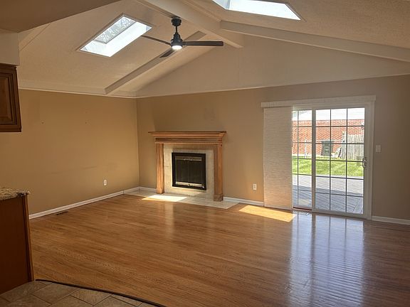 3rd image of 2219 Belmont Dr
