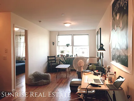 Rented by Sunrise Real Estate | media 38