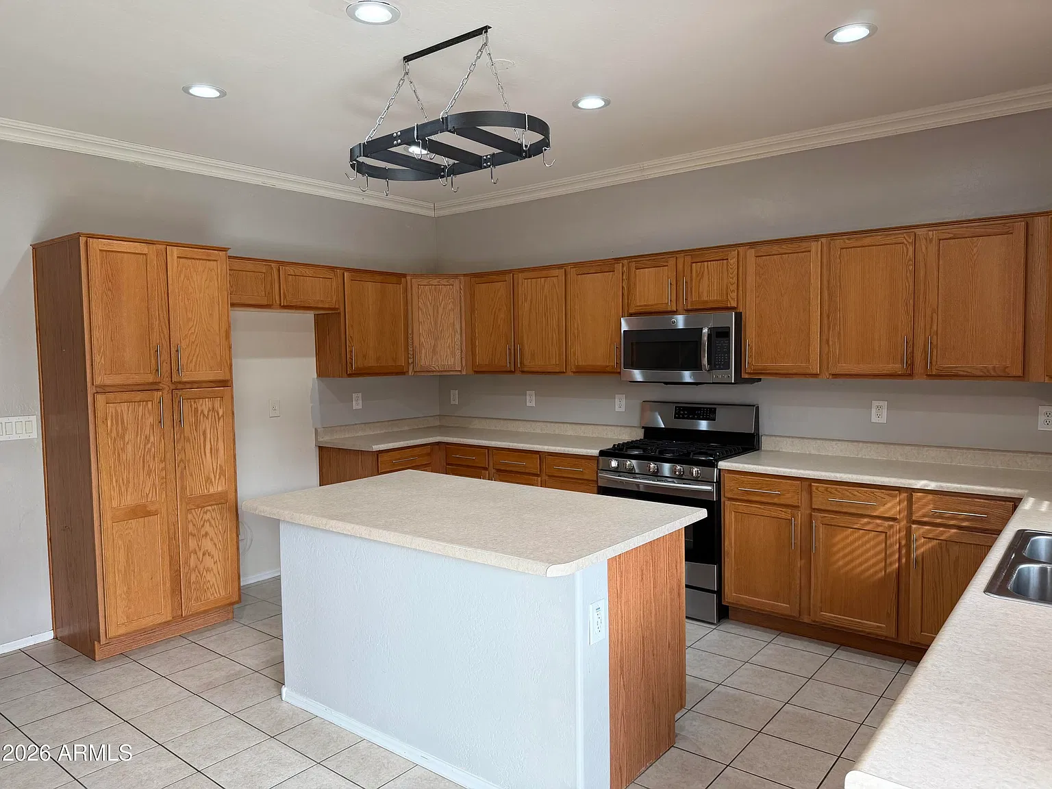 4 bed, 3.0 bath, 2542 sqft, $2,800 — Photo 4