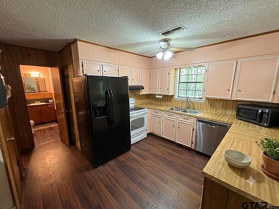 3rd image of 23265 Lakewood Dr