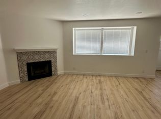 15071 Mulberry Dr APT 23, Whittier, CA 90604