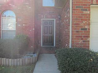 2703 Scarborough Dr, Grand Prairie, TX 75052