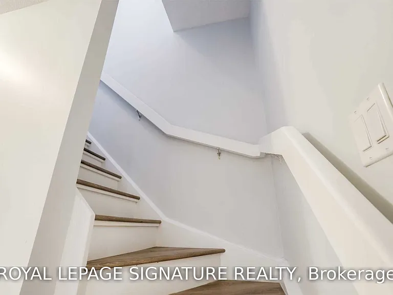 42 Western Battery Rd #704 — Photo 21