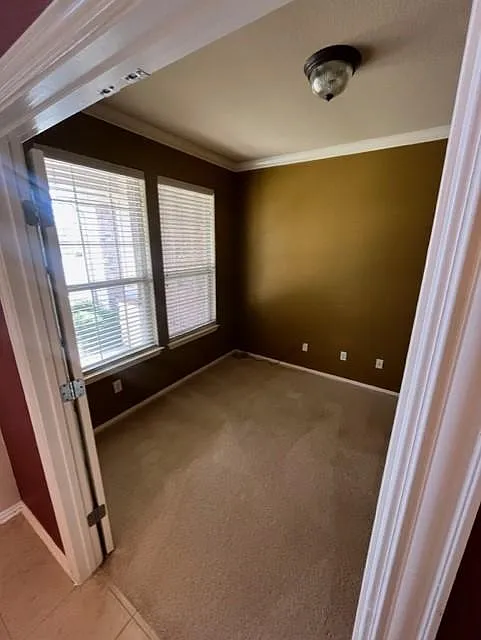 4 bed, 2.5 bath, 3334 sqft, $2,800 — Photo 4