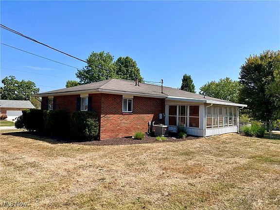 2nd image of 118 Pineview Dr