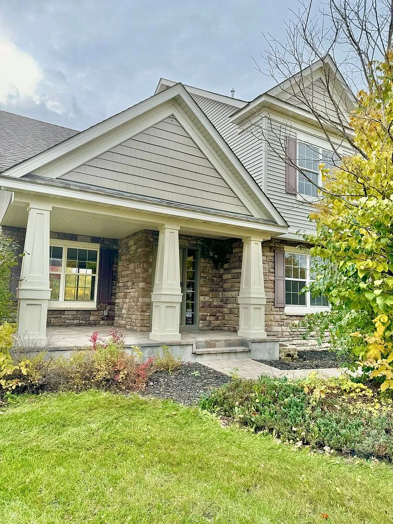 4 Bedroom Single Family Home in Forest Lake — Photo 3
