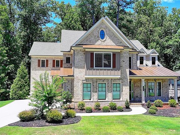 3rd image of 925 Settles Creek Way