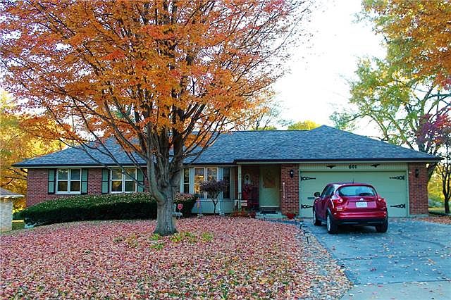 1st image of 601 E Bellevista Dr