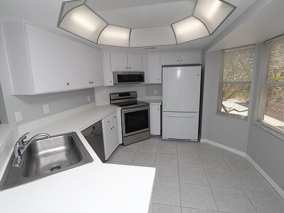 4th image of 903 Wilshire Ct #903