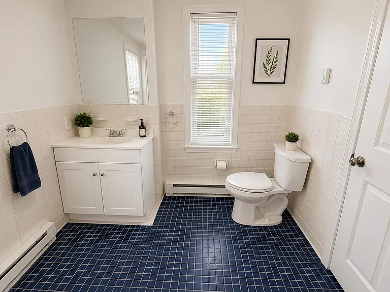 568 Main St #3 — Photo 10