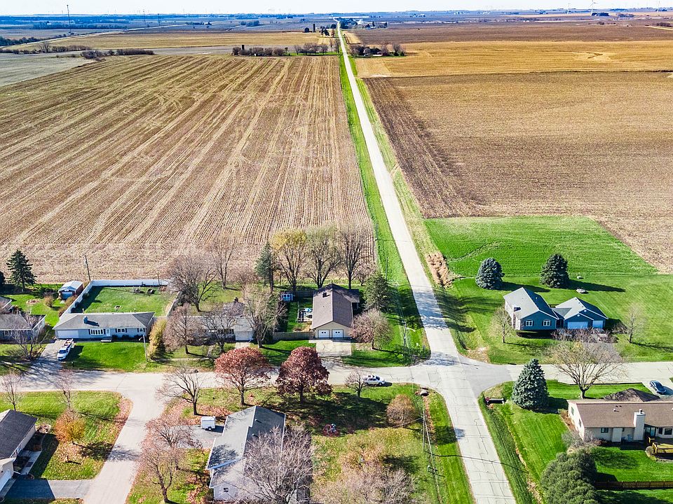 545 N Pine St, Waterman, IL 60556 Zillow