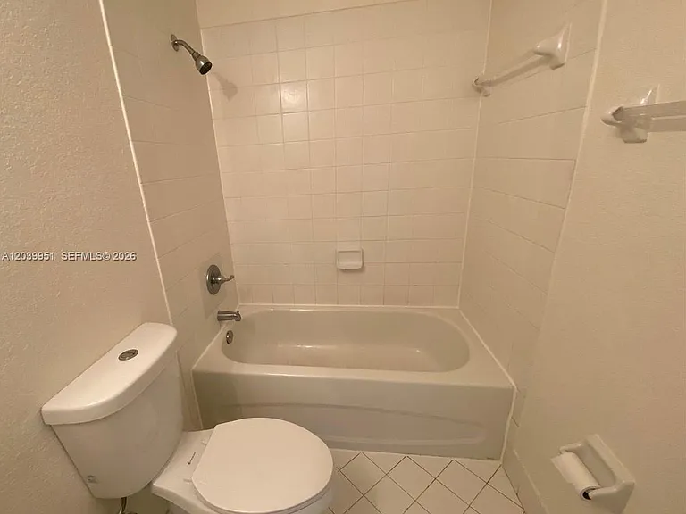 930 NE 34th Ave #202 — Photo 17