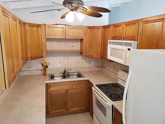 3rd image of 1601 NW 15th Ct