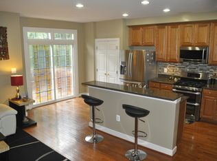 144 Herndon Mill Cir, Herndon, VA 20170