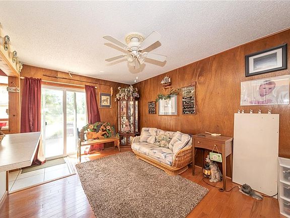 5th image of 182 Shenandoah Blvd