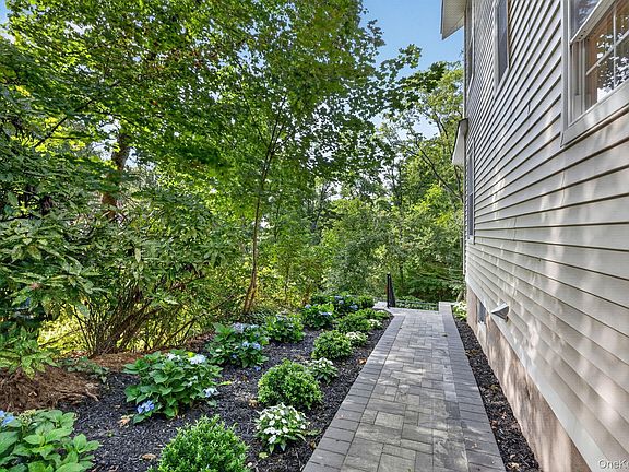 5th image of 111 Altamont Avenue