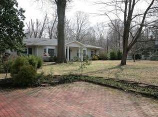 1003 Old Harrods Creek Rd, Anchorage, KY 40223