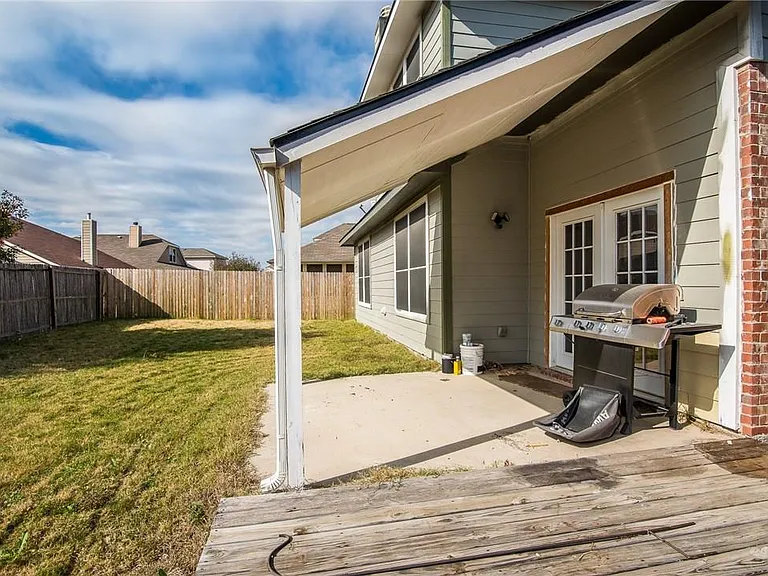 1412 Kittyhawk Dr — Photo 24