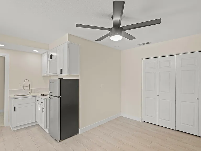 Kendall Dr — Photo 2