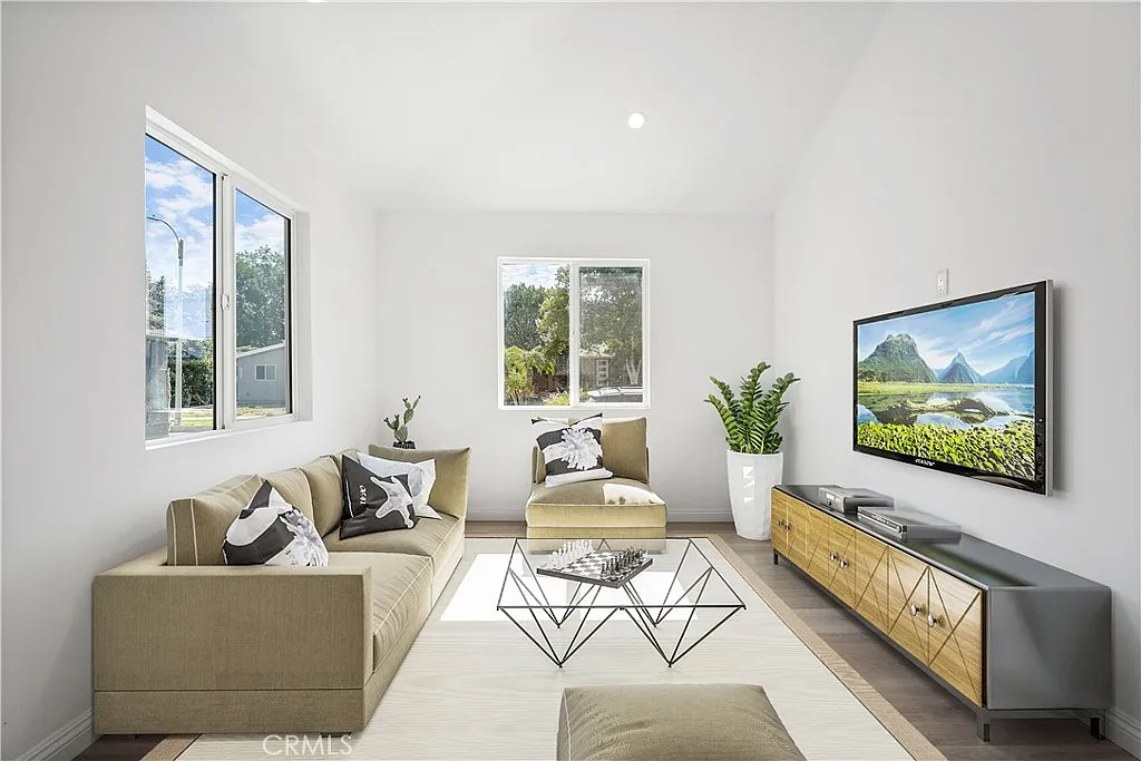 1 bed, 450 sqft, $1,899 — Photo 4