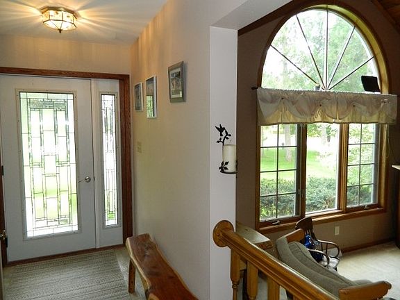 3rd image of 1101 Hollibush Ln