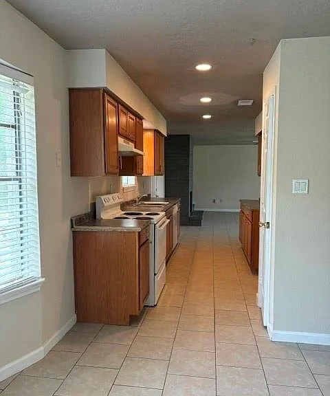 16030 Blackhawk Blvd — Photo 3