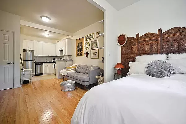 Rented by Charney Real Estate LLC | media 10