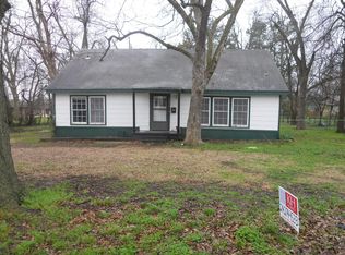 1254 E Sherman St, Paris, TX 75460