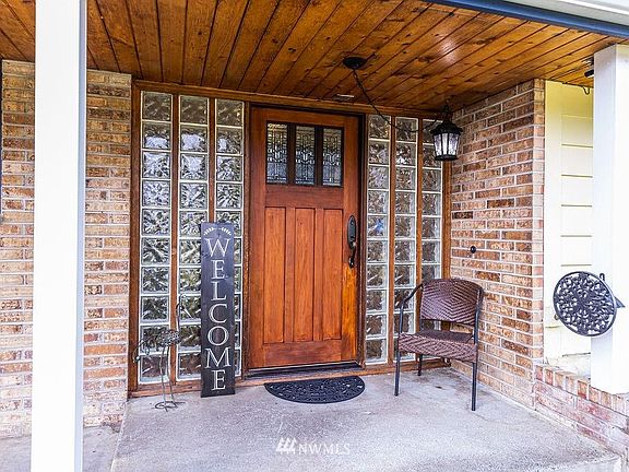 2nd image of 9506 47th Dr NE