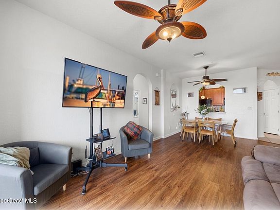 4th image of 1626 Peregrine Cir Unit 401
