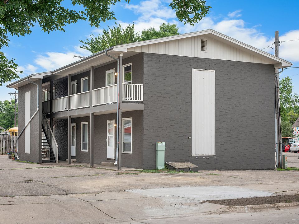 1st image of 614 2nd Ave N #1