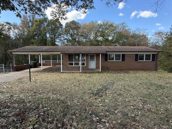 637 N McLin Creek Rd, Conover, NC 28613